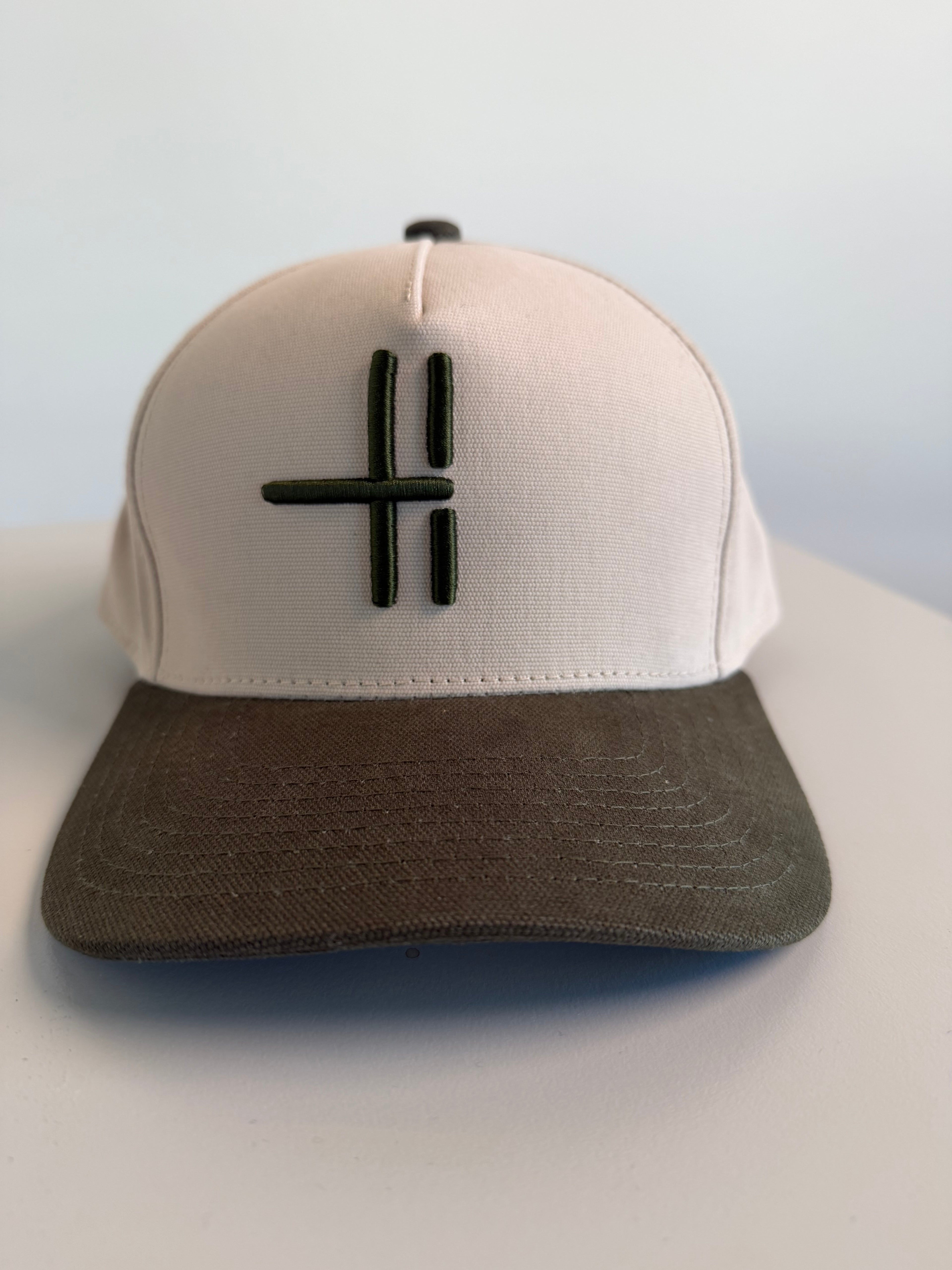 H by Skjelbred – Beige med olivenfarget brem enhjertesak